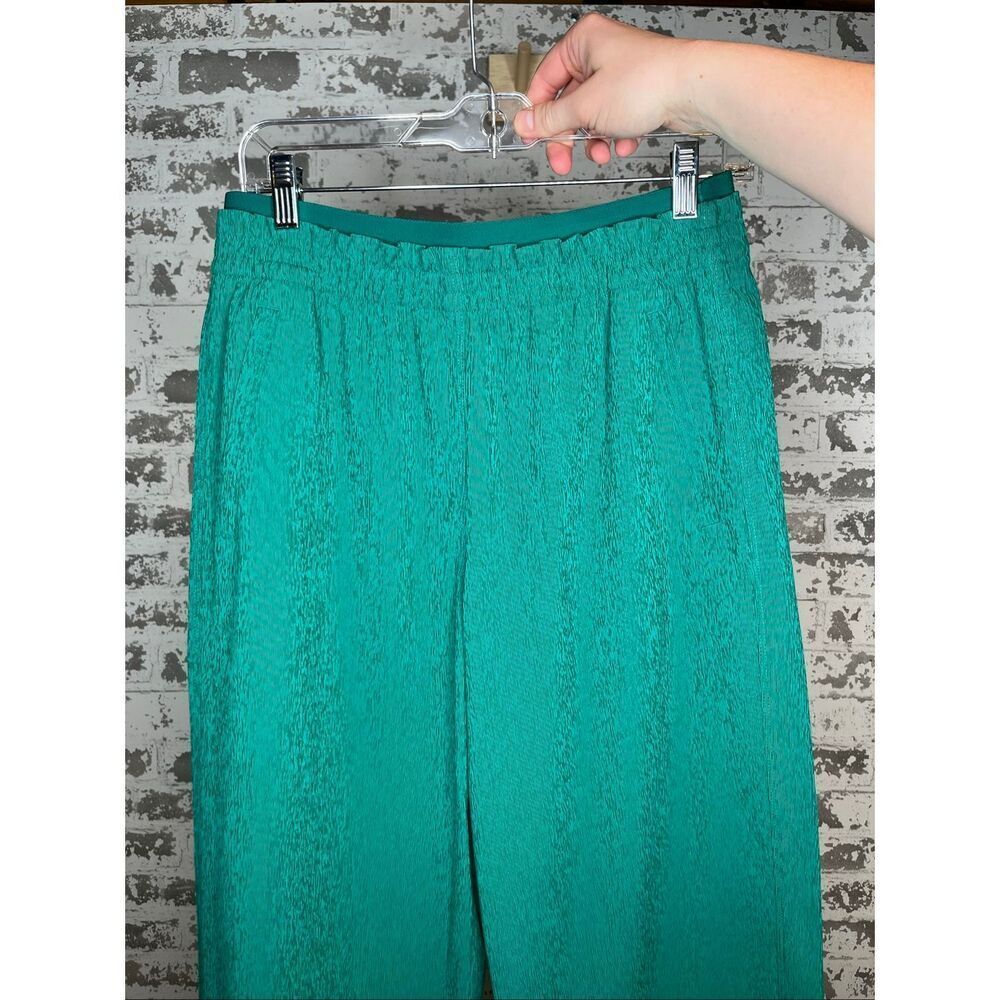 Athleta | women green wide leg cropped pants